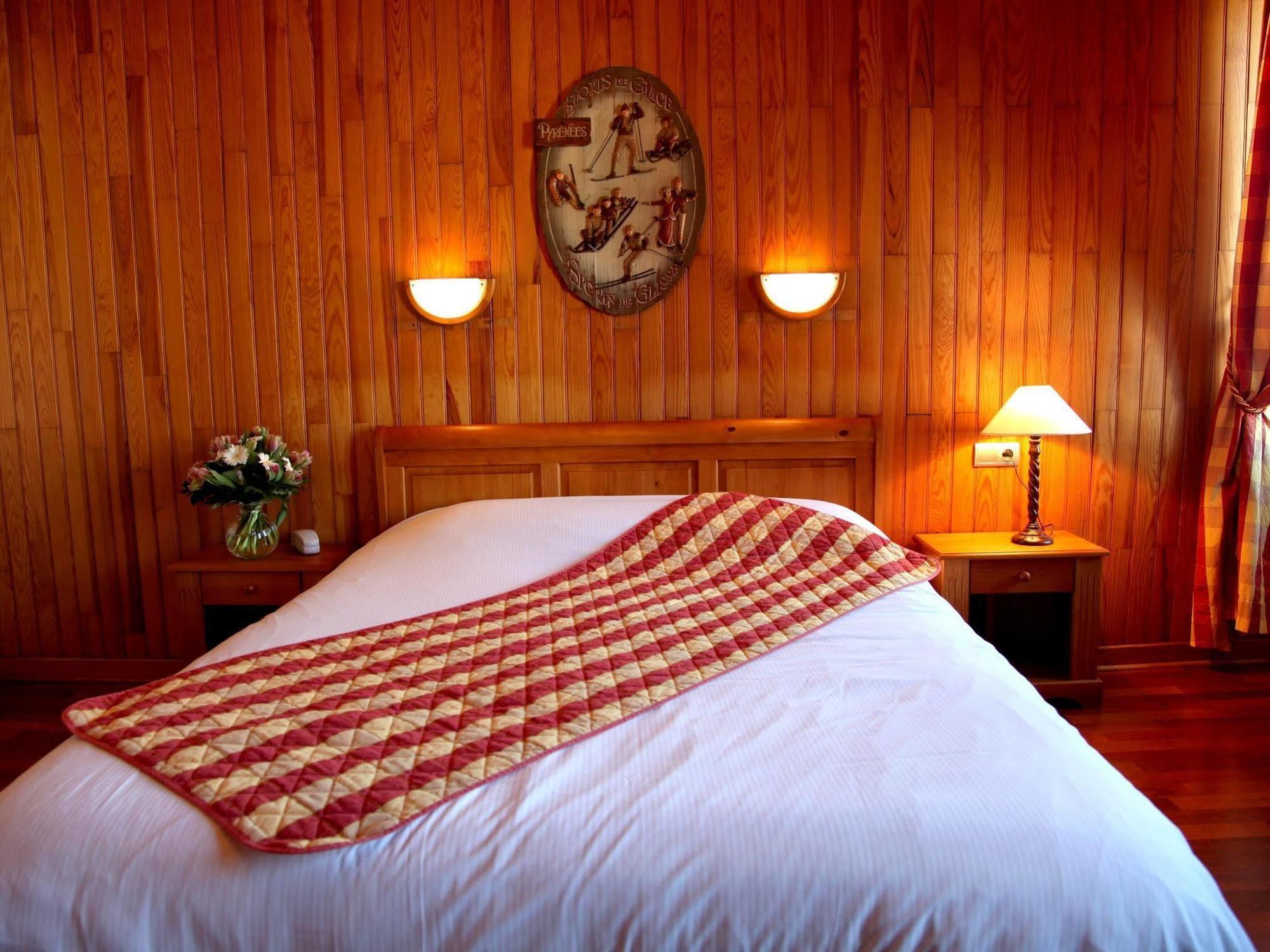 Logis Hotel Des Bains Gérardmer Exteriör bild