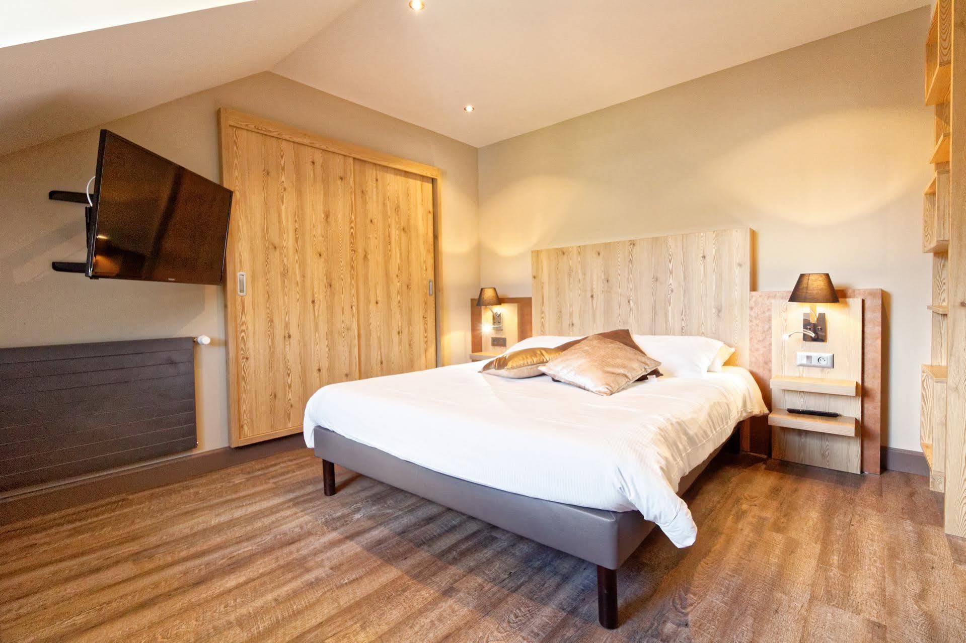 Logis Hotel Des Bains Gérardmer Exteriör bild